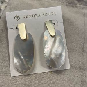 NWT Kendra Scott earrings